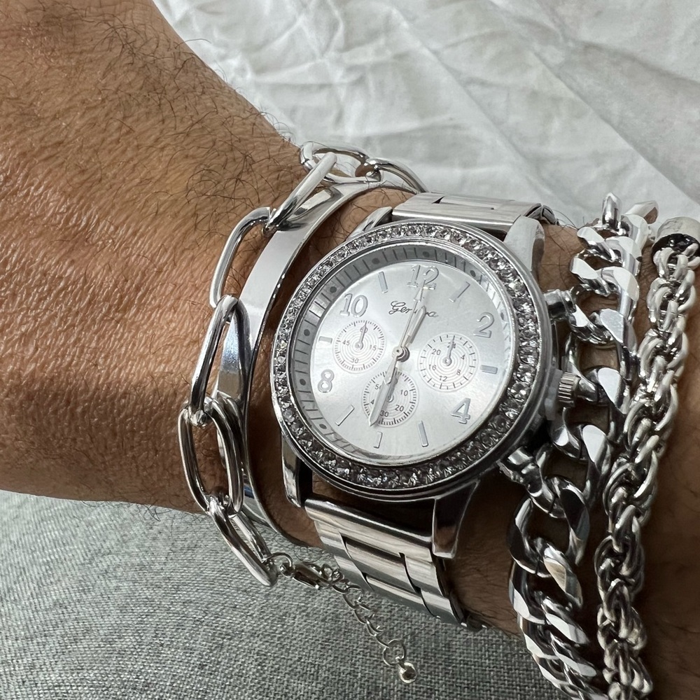 Men’s Fashion Jewelry Stainless Steel Watch And Bracelets All Stainless.☑️